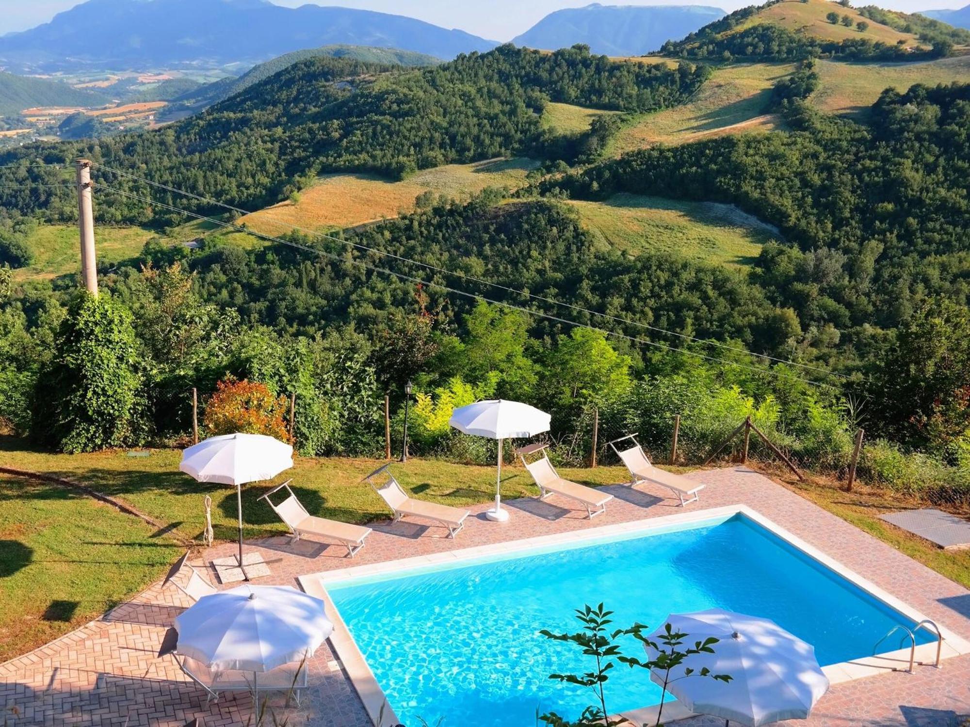 Luxurious Villa In Acqualagna With Swimming Pool Экстерьер фото