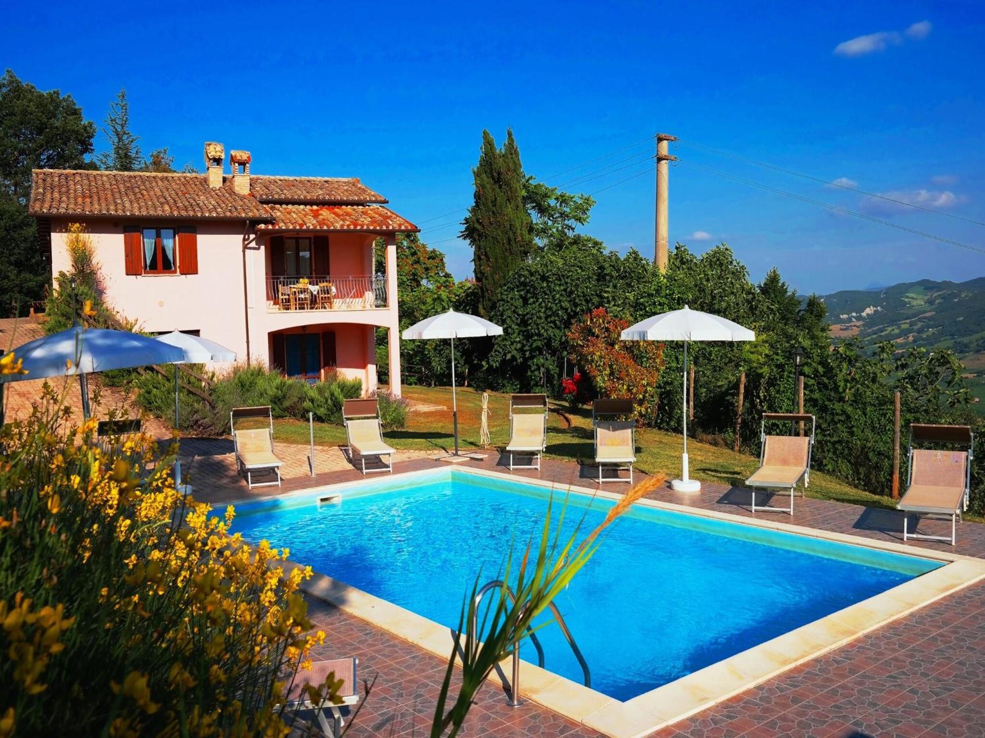 Luxurious Villa In Acqualagna With Swimming Pool Экстерьер фото