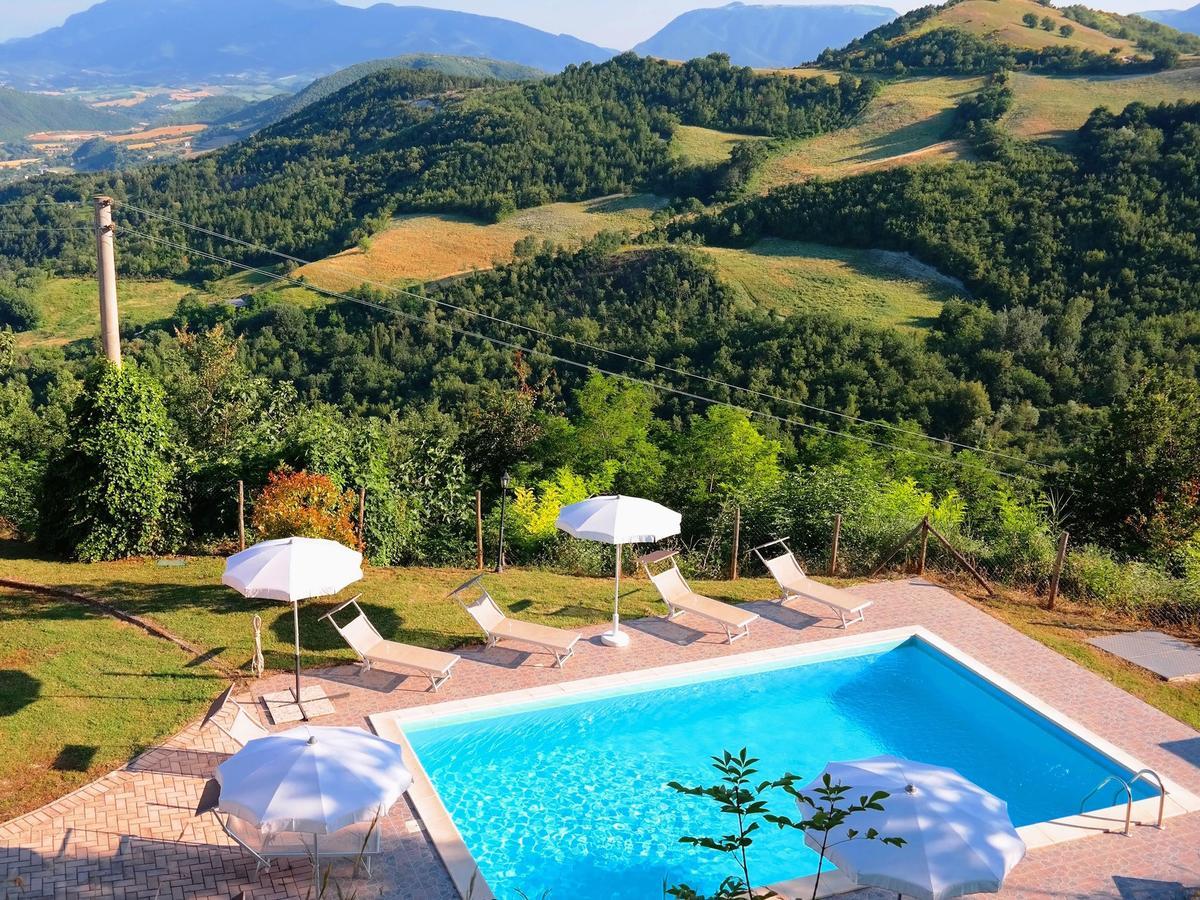 Luxurious Villa In Acqualagna With Swimming Pool Экстерьер фото