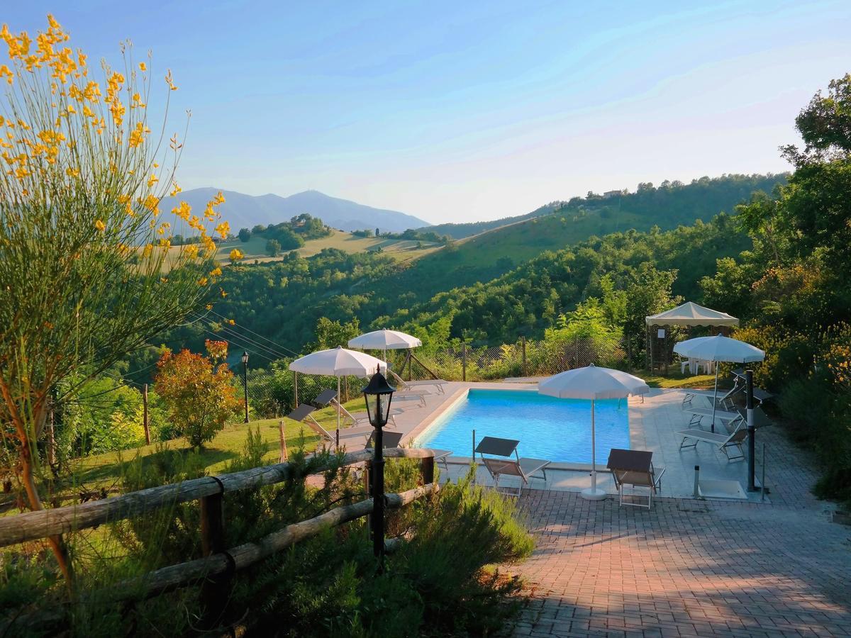 Luxurious Villa In Acqualagna With Swimming Pool Экстерьер фото